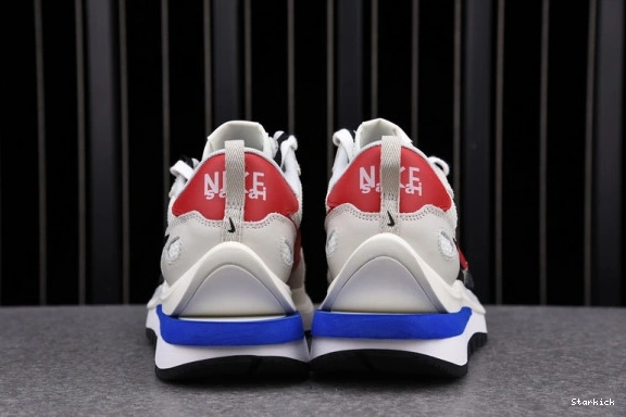 Vaporwaffle  sacai Sport Royal CV1363-100 Nike Game Fuchsia 0211